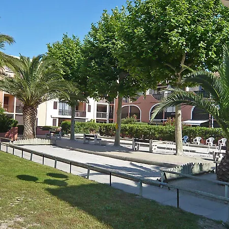 Charmant: Retreat With Shared Pool Apartment *