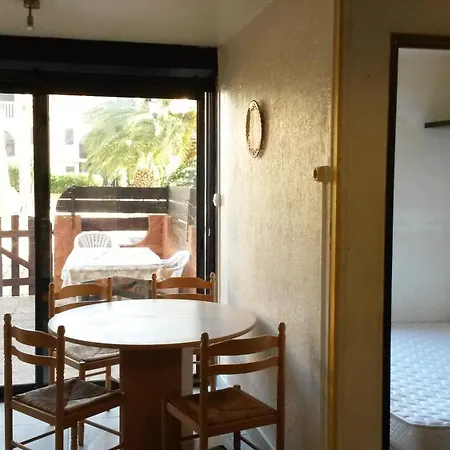 36m² Piscine Partagee Διαμέρισμα *
